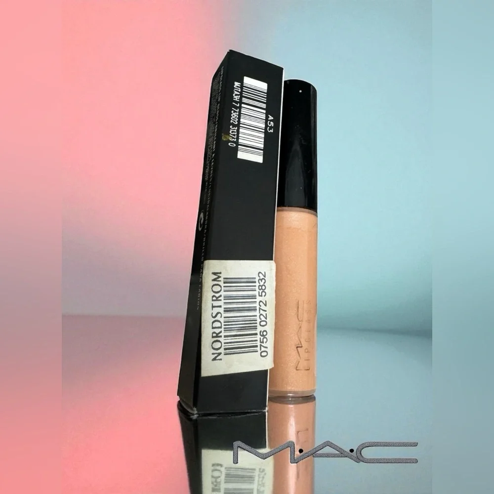 MAC ULTIMATE DISH LIPGLASS. LIMITED EDITION. NEW IN BOX.